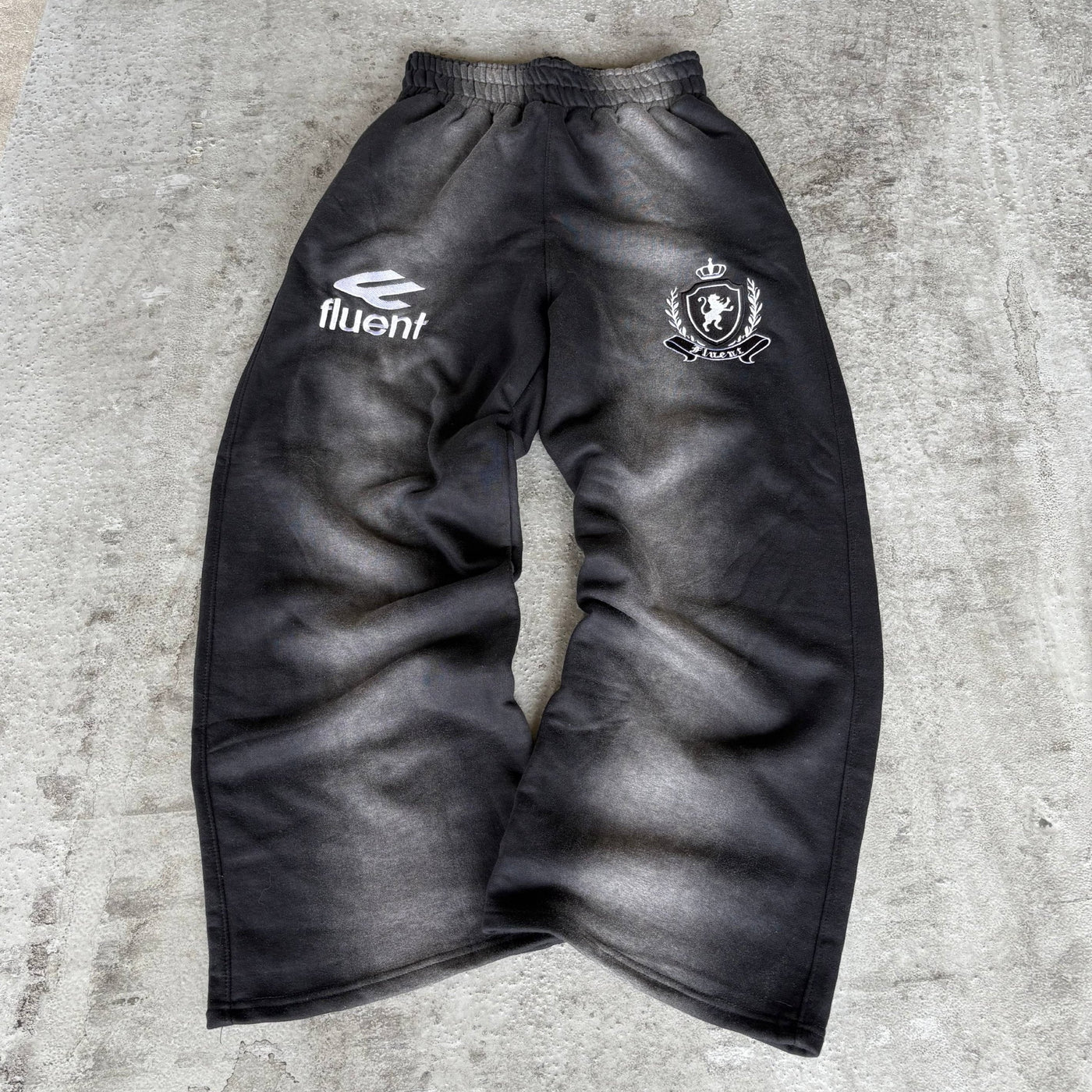 Crested Sweatpants Black