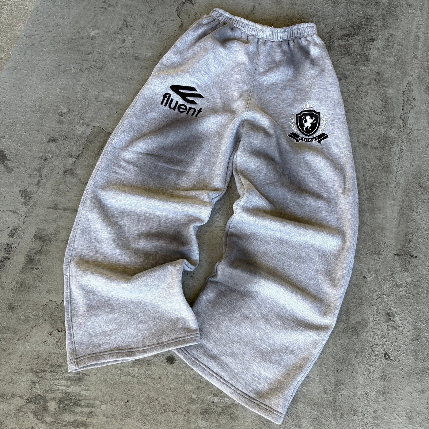 Crested Sweatpants Grey